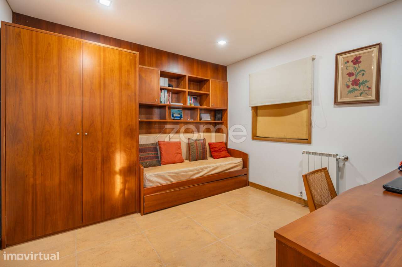 Moradia T4 com piscina | Esposende-11