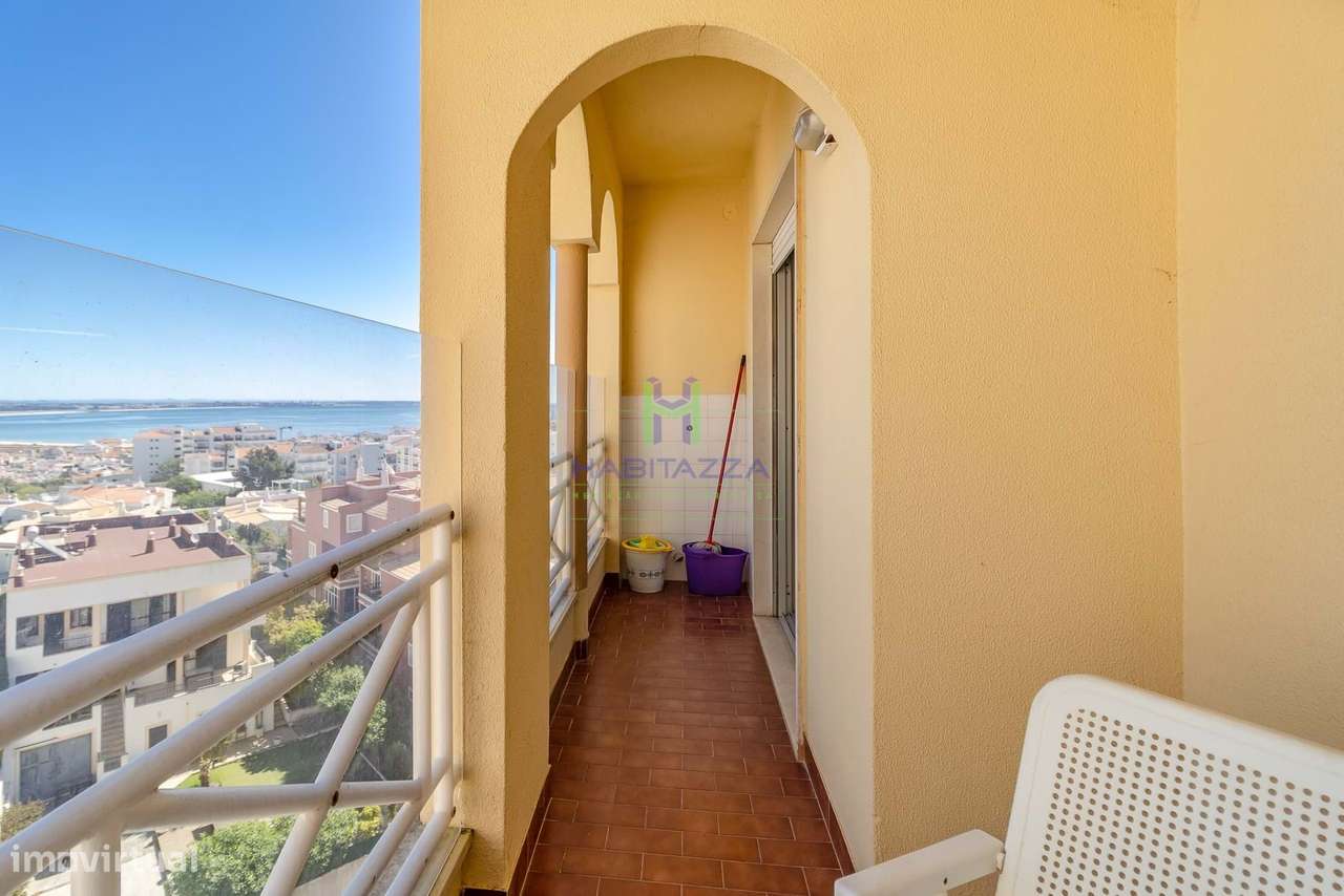 Apartamento T2, Último Andar, Vista Mar e Serra, em zona central de La-14