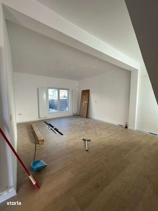 Casa/Vila/Ansamblu Rezidential/P+1+M/Id nr 11 - Imagine principală: 5/10