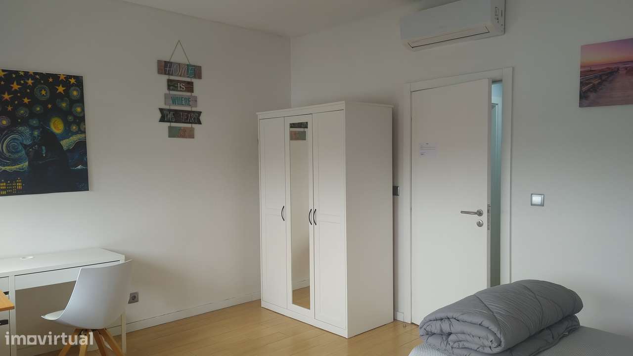 QUARTO c/ AC e wc privativo, despesas incluídas  - Ao METRO H. S. João - Grande imagem: 5/23