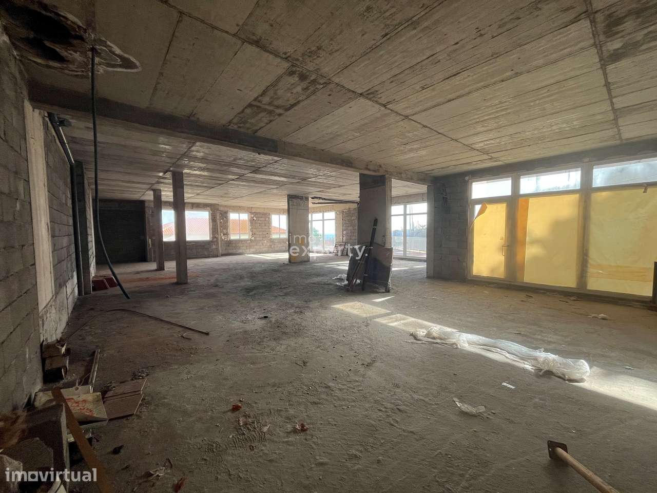 Lojas comerciais no Caniço, Madeira  com 677m2 (veja o vídeo) - Grande imagem: 3/14