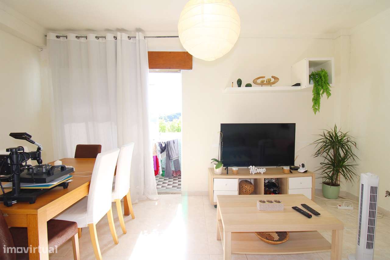 Apartamento T2 Amora - Seixal-10