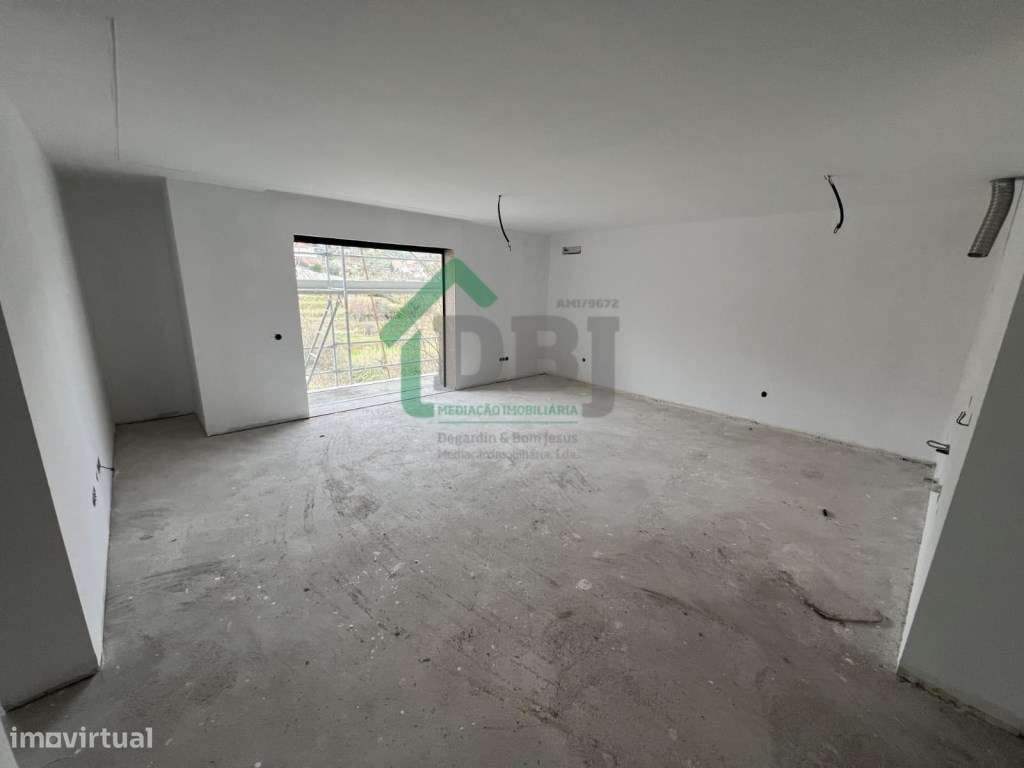 Excelente T1 c/ varanda - próximo futuro Hospital das Beiras-5