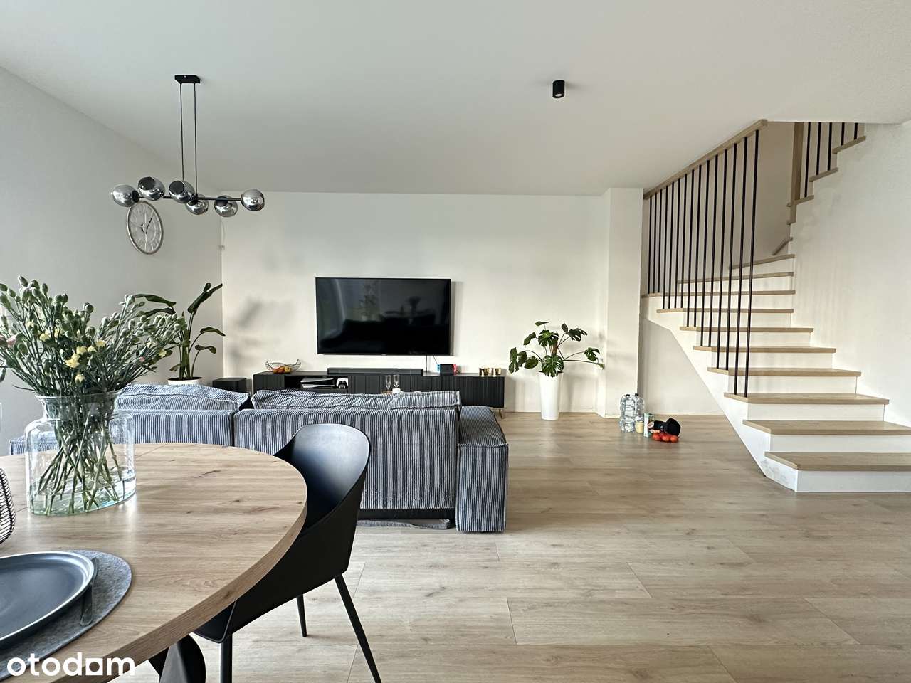 Przestronny dom dla rodziny w Złotnikach, 4 sypialnie, wysoki standard-2