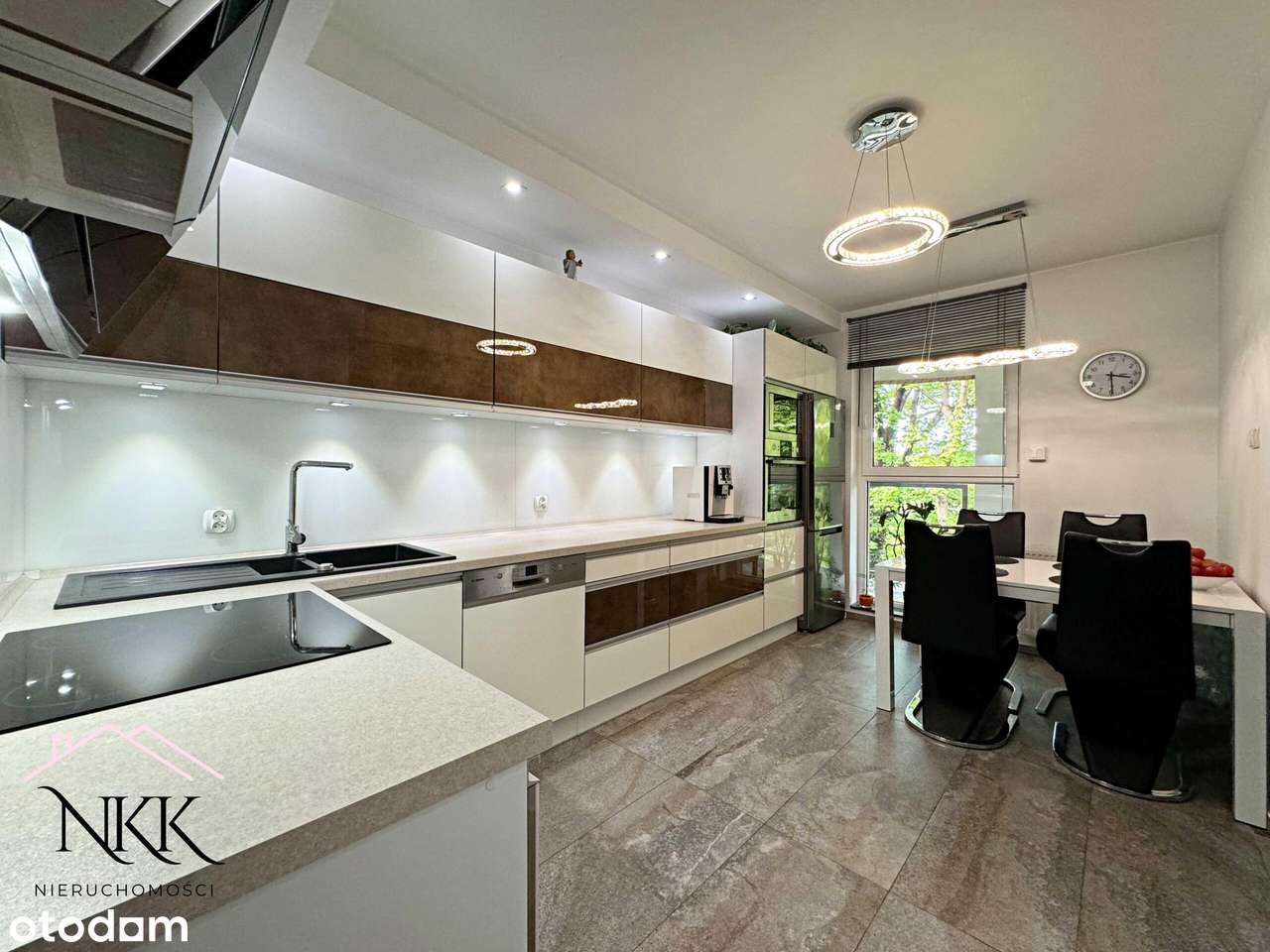 Niepowtarzalny Apartament 3-pokojowy na 1 piętrze-1