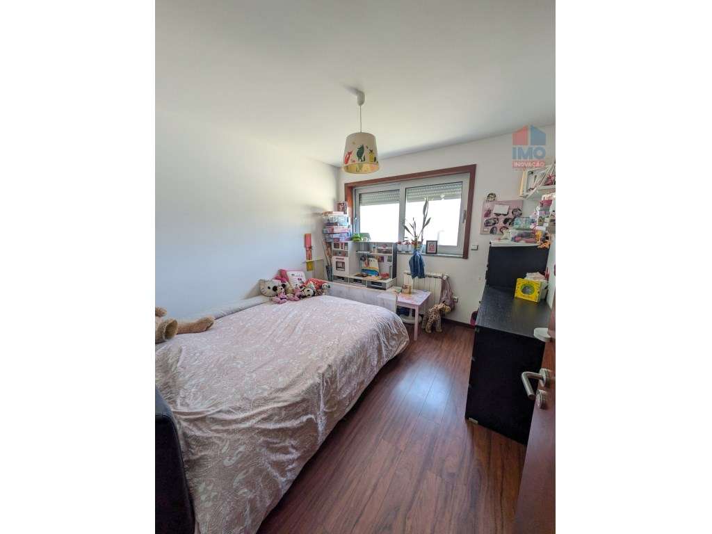 APARTAMENTO T2 COM 2 LUGARES DE GARAGEM-7