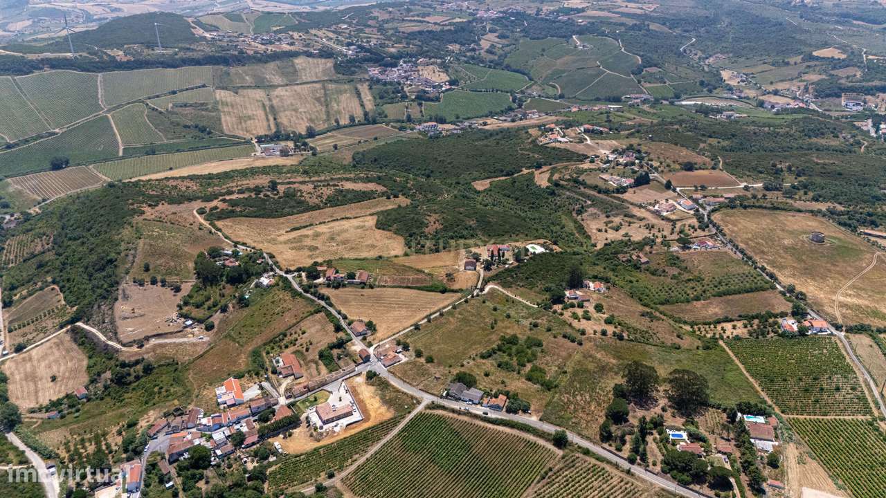 Oportunidade Única de Investimento em Terreno com Potencial Agrícola e-7