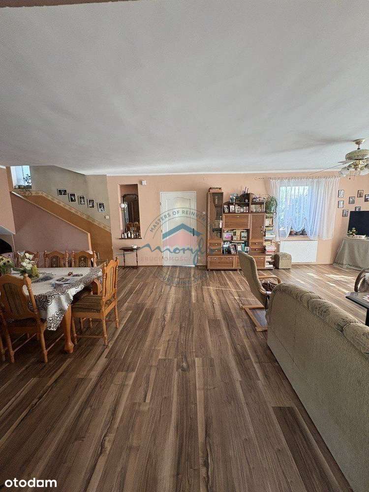 Duży dom w lubianej okolicy w okazyjnej cenie!-5