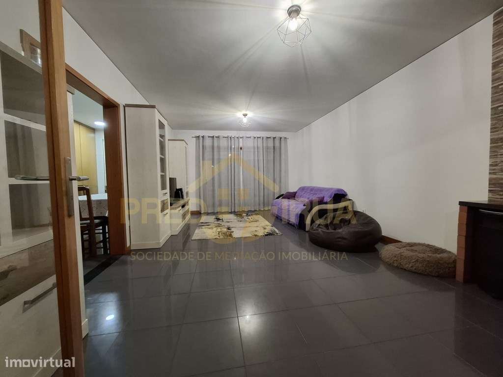 Excelente T2- Como Novo em Condominio fechado-5