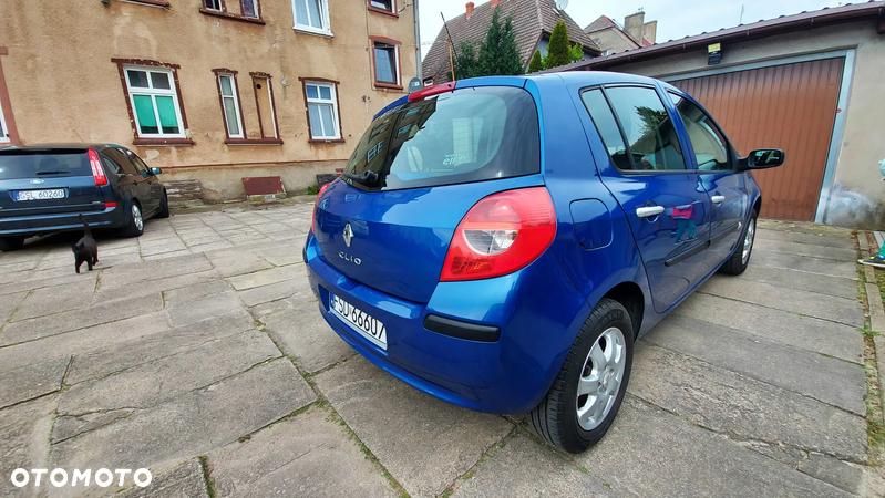 Renault Clio 1.2 16V 75 Dynamique - 3