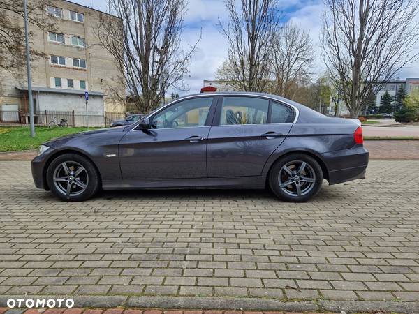 BMW Seria 3 325i - 2