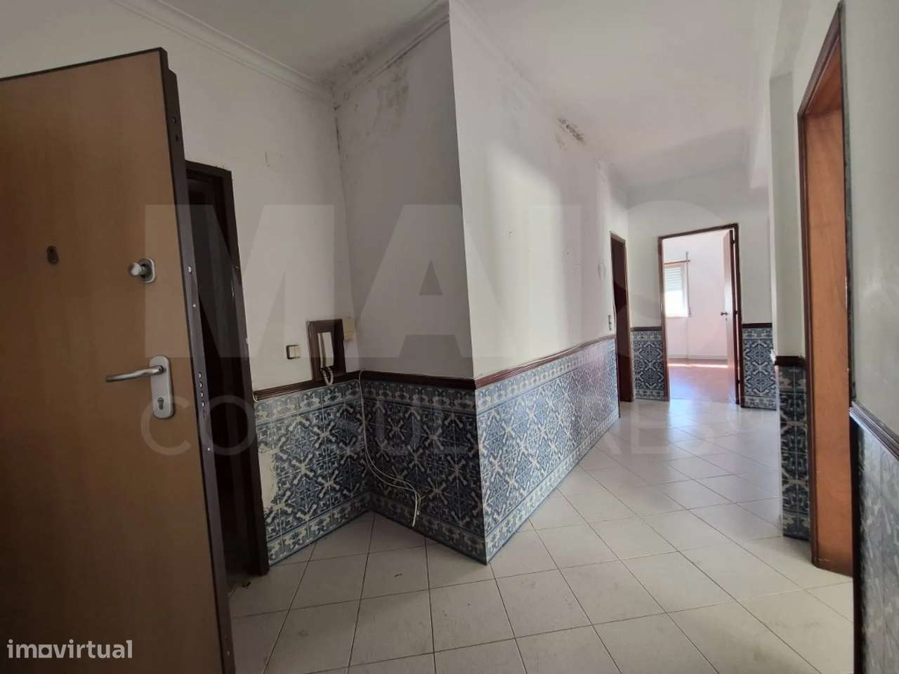 Apartamento de 3 Assoalhadas com Varanda na Serra da Mina-9