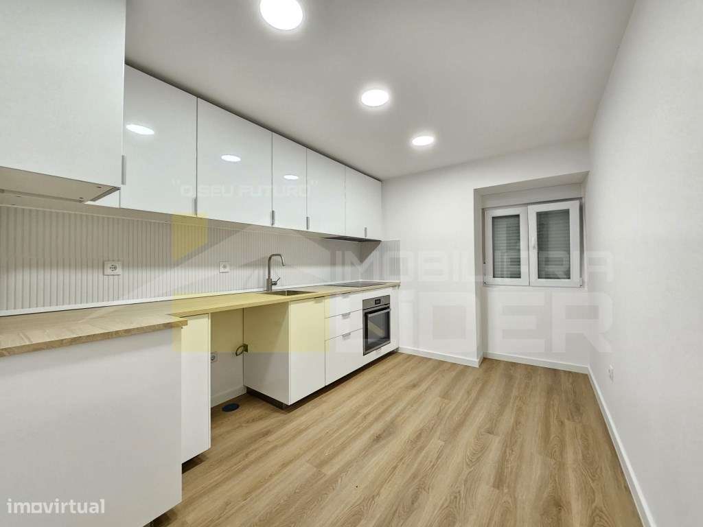 Moradia T4 na Freixofeira a 5 minutos da Freiria. 
Espaço, confort...-14