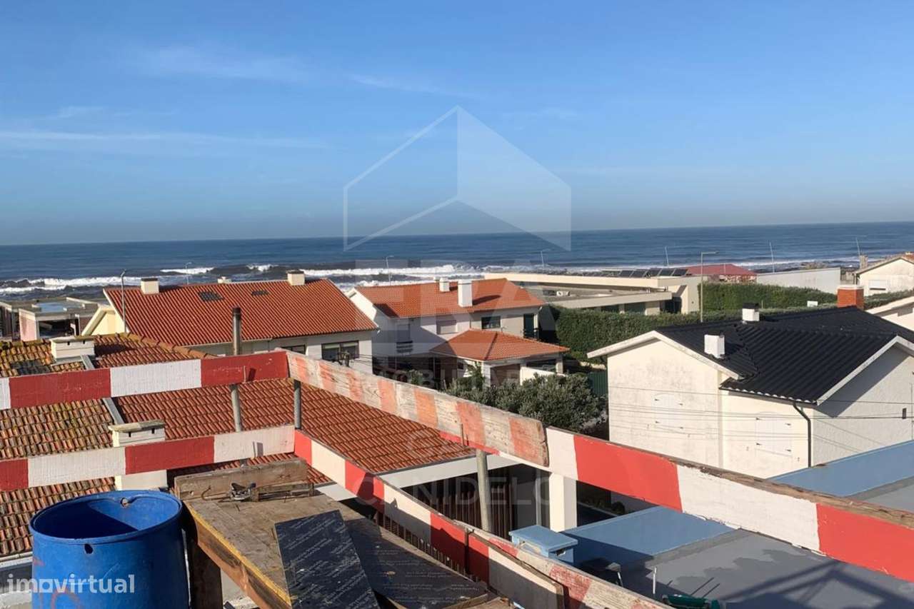 Terreno com Projeto Aprovado para Moradia V3-6