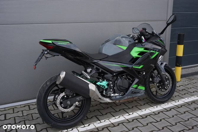 Kawasaki Ninja 400 - 3