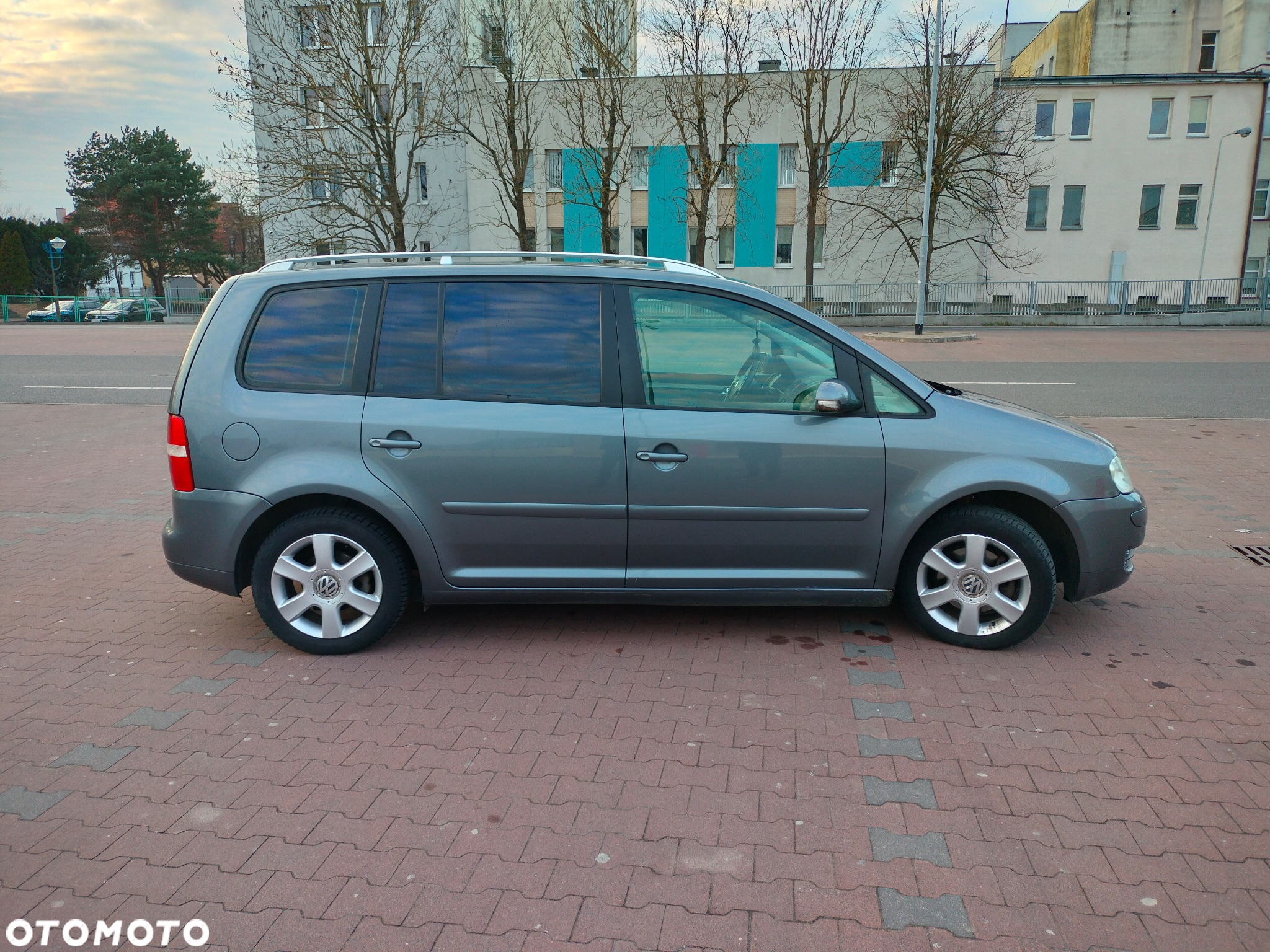 Volkswagen Touran - 5