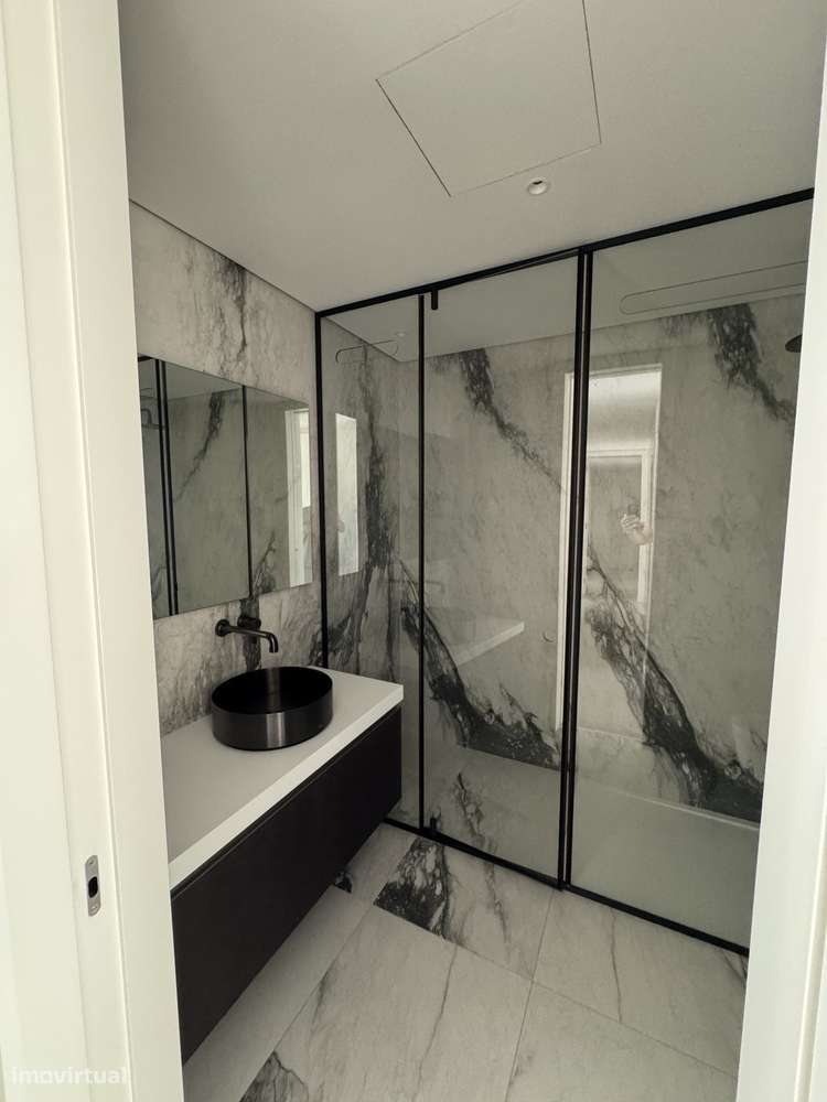 Exclusivo T4 no Prata Riverside Village-25