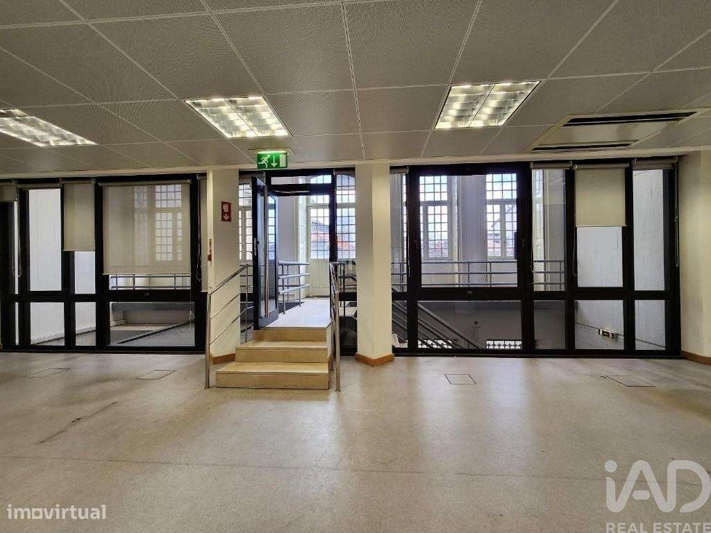 Loja / Estabelecimento Comercial em Vila Real de 1224,00 m2 - Grande imagem: 2/24