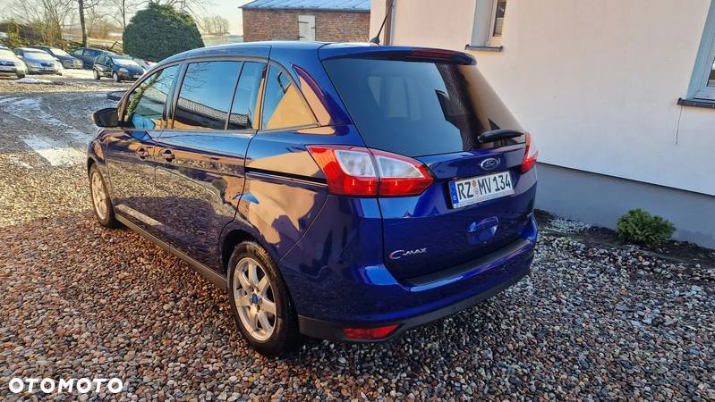 Ford Grand C-MAX - 12