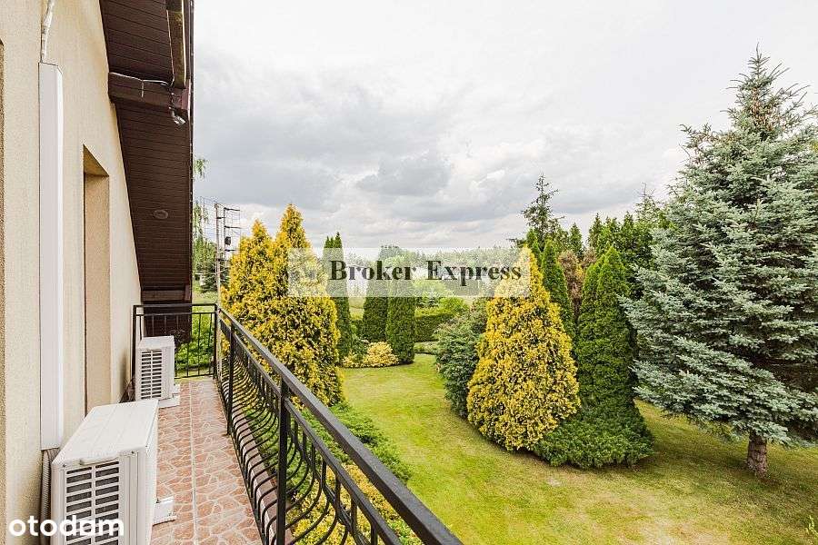 Wolnostojący dom na dużej działce!-13