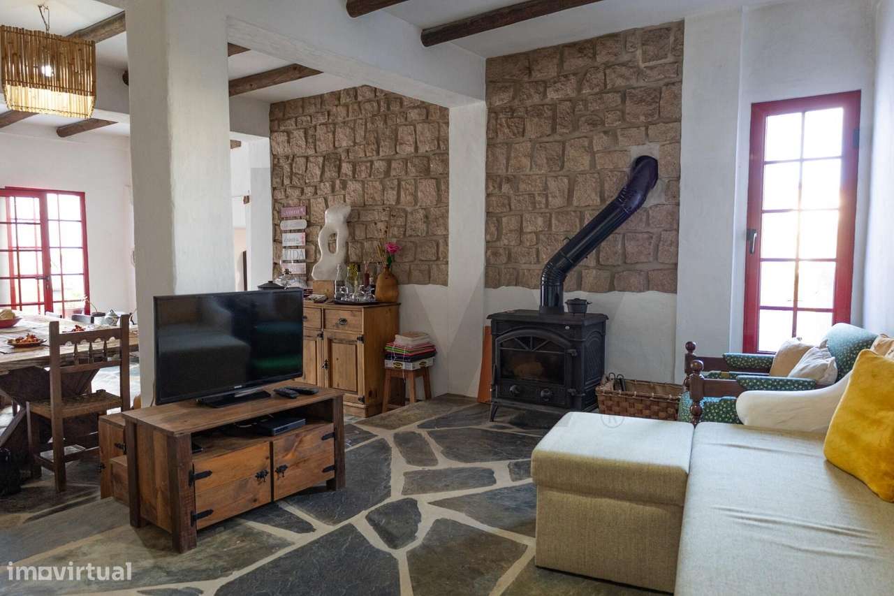 Moradia Rústica com terreno de 1750m2 - Rio de Moinhos, Borba - Grande imagem: 4/55