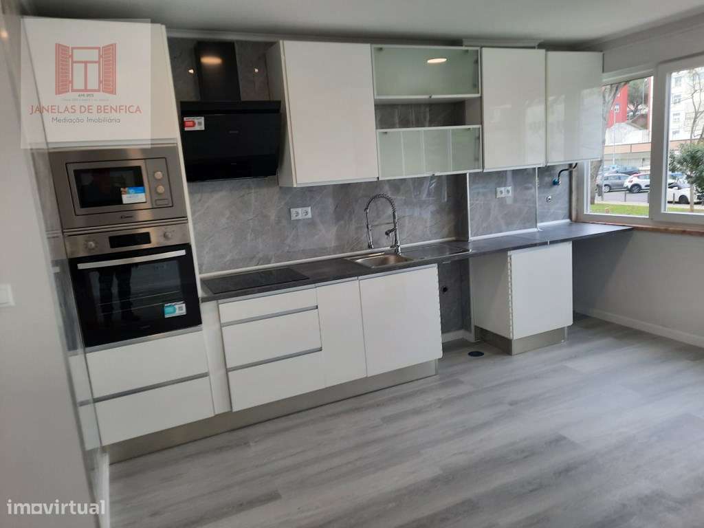 T2 totalmente remodelado, c/arrecadação - Oeiras - Grande imagem: 2/19