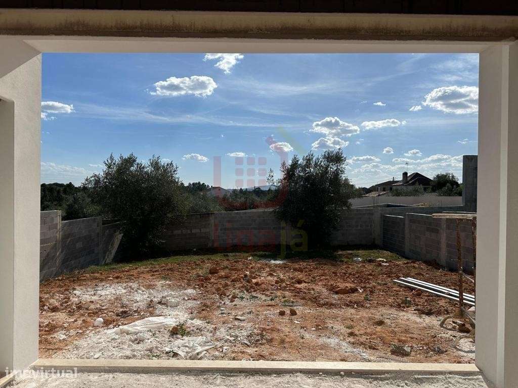 Moradia T4 em construção - Ourém - Grande imagem: 4/18