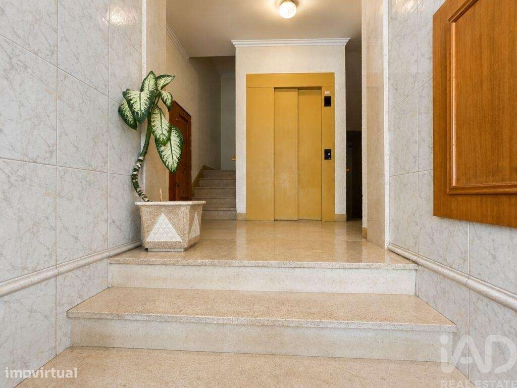 Apartamento T4 em Amora de 122 m2-34
