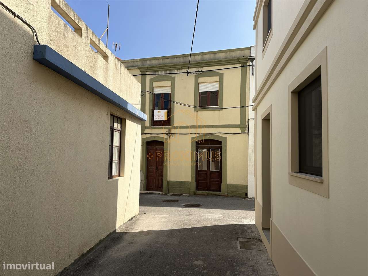 Moradia p/ restaurar c/ vista mar-5