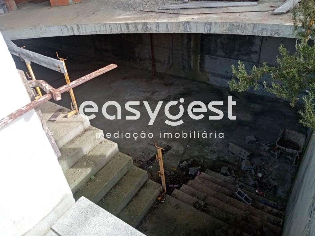 Espaço comercial emblemático em fase de construção no Fundão - Grande imagem: 4/16