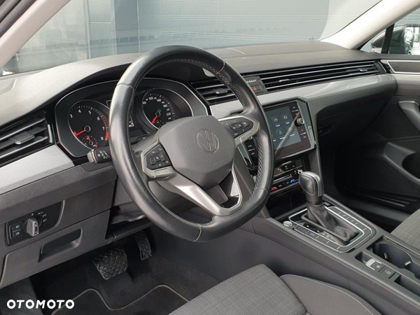 Volkswagen Passat - 7