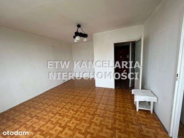 Pokój z widną kuchnią i balkonem.-2