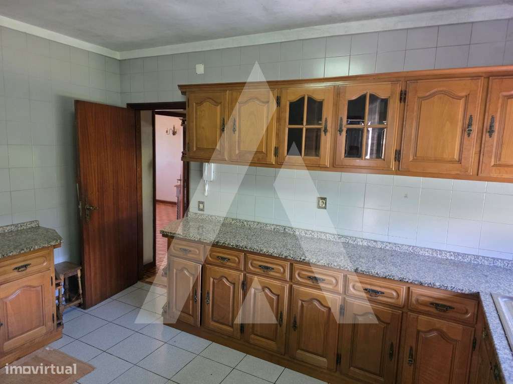 Excelente Moradia T4 em Carregosa, Oliveira de Azeméis-9
