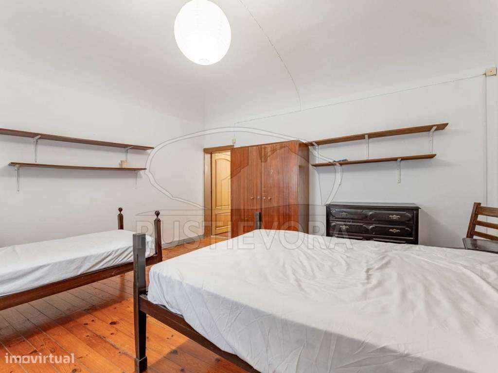 Moradia Unifamiliar T4 no Centro Histórico da Cidade - Potencial de...-8