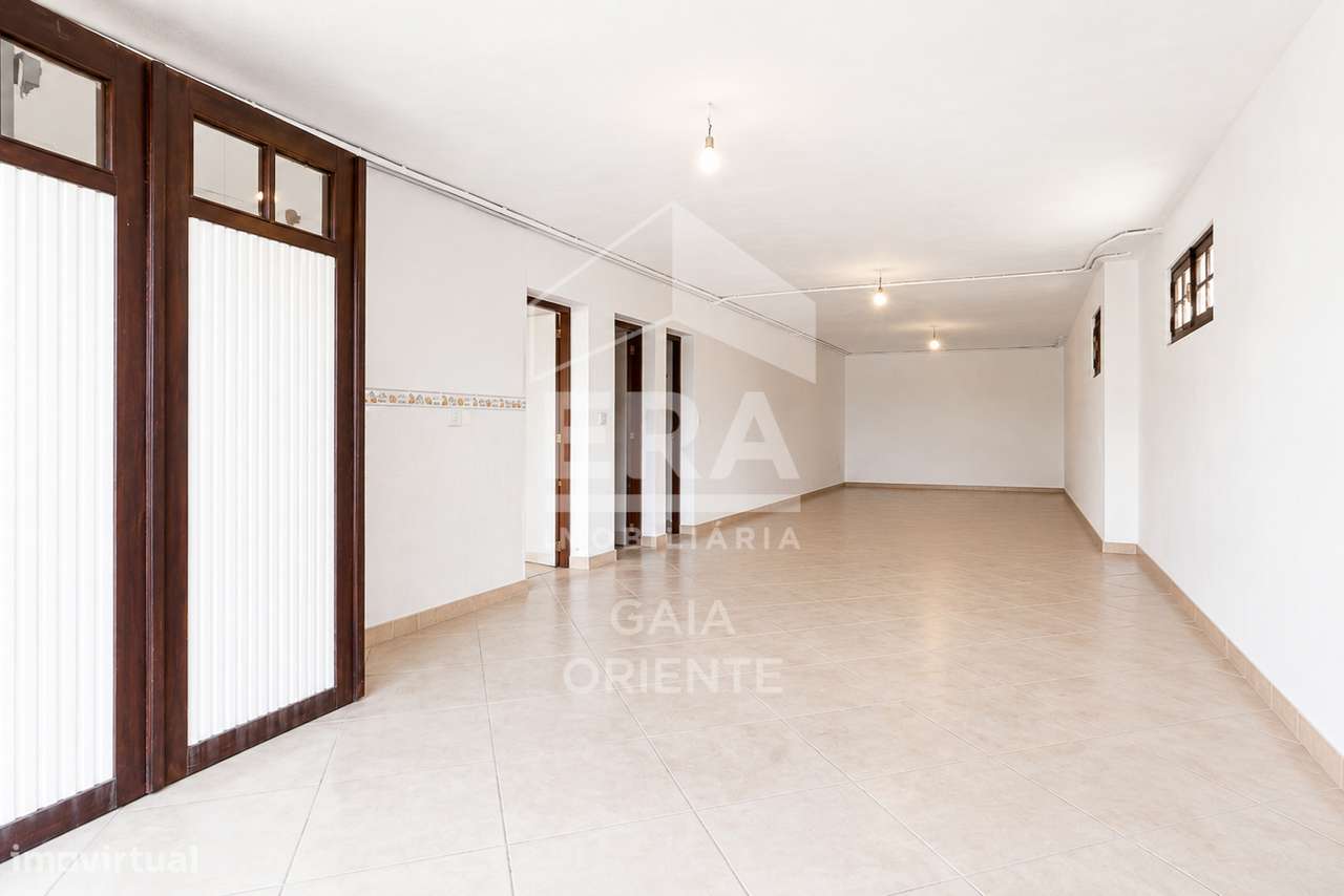 Moradia T4 Com Jardim e Garagem-28