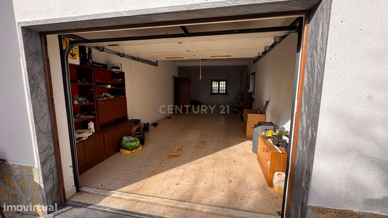 Moradia T5 com Terreno Generoso  - Mafra-9