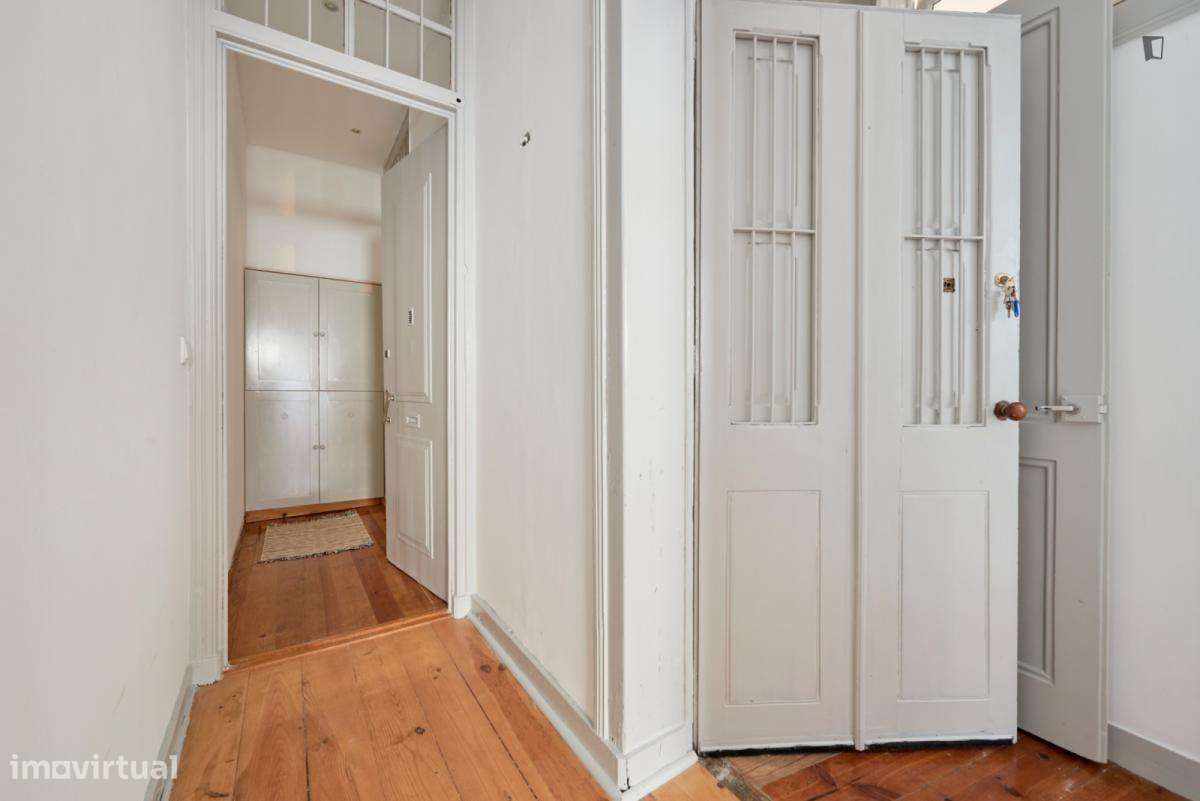 Quarto - localizado em Penha Lisbon - Grande imagem: 5/6