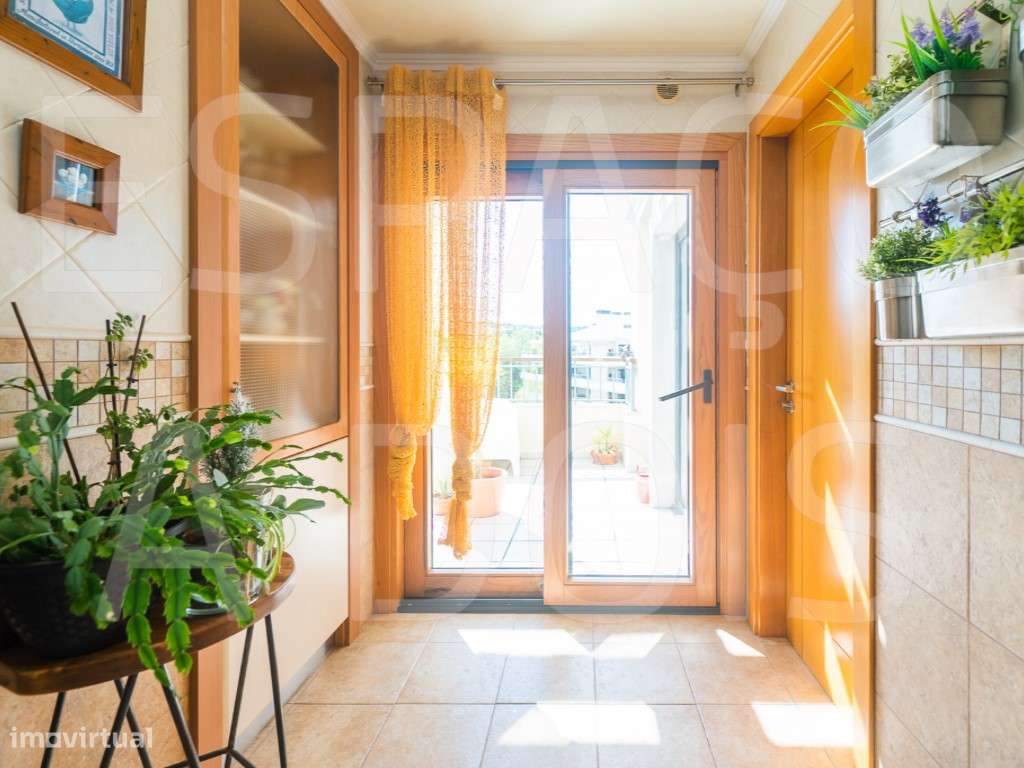 DESLUMBRANTE! Condomínio Privado com porteiro residente, vigilância...-42