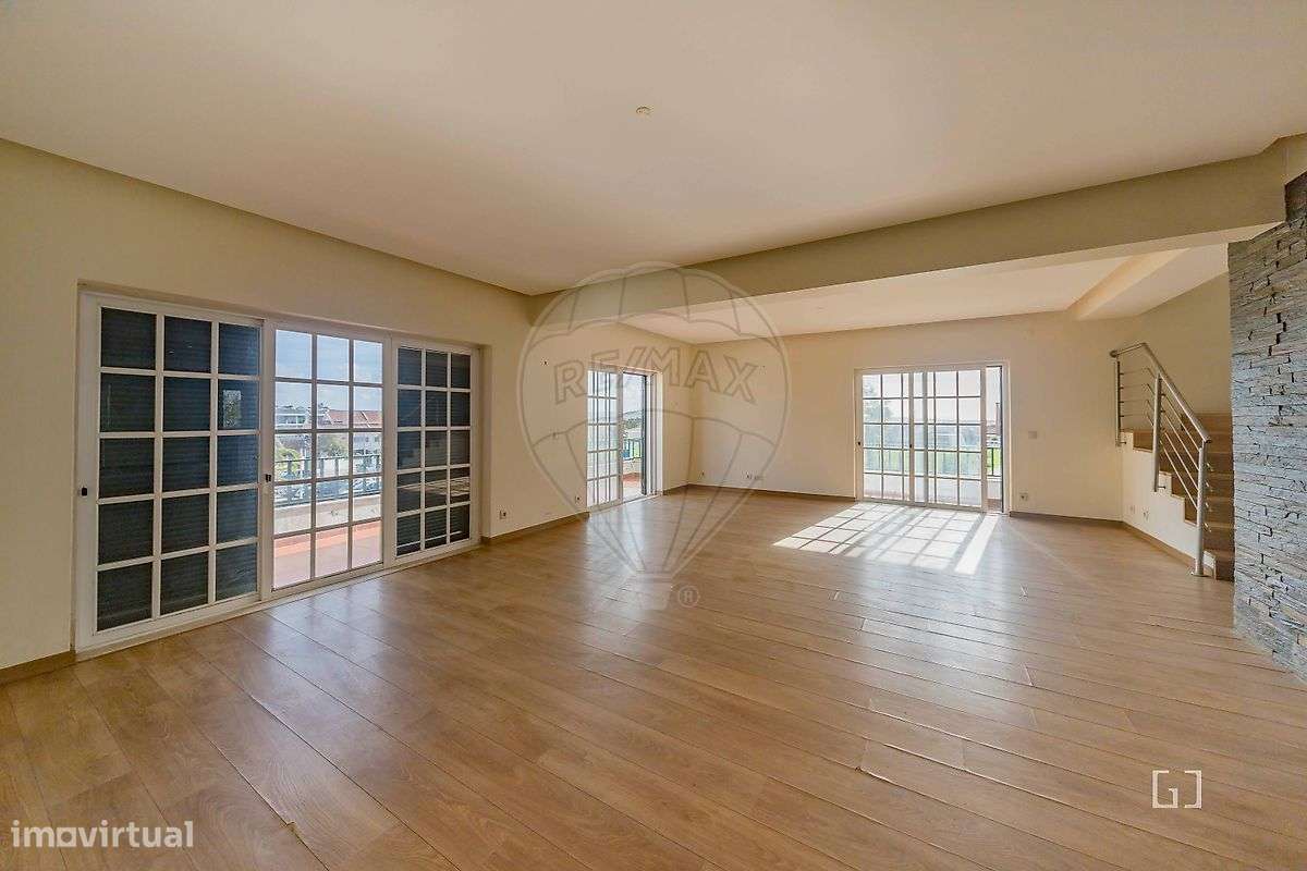 Moradia T5 para venda-23