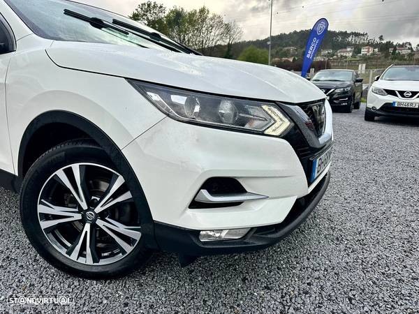 Nissan Qashqai 1.5 dCi N-Connecta J18+Led - 2