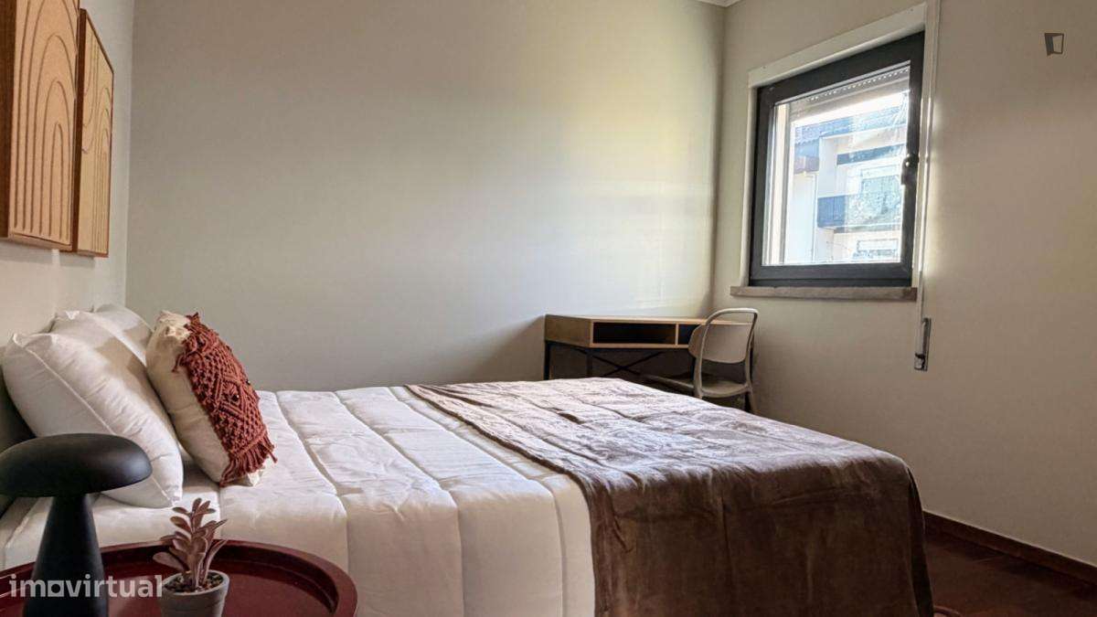 Quarto - localizado em Olivais Coimbra - Grande imagem: 5/6