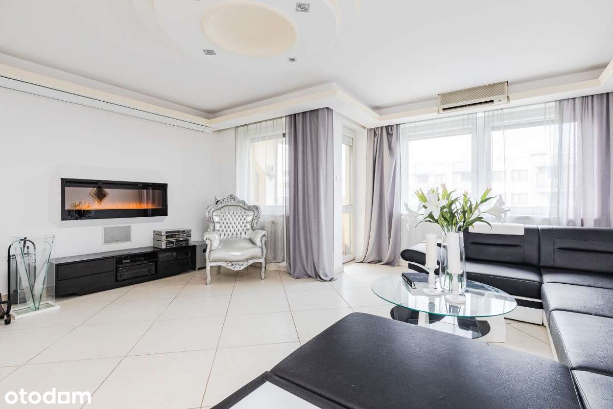 Luksusowy dwupoziomowy apartament z jacuzzi-0