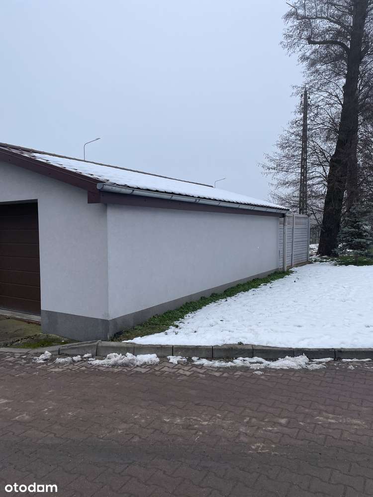 Duży garaż z ogrodzonym placem za garażem - Pełny obrazek: 4/7