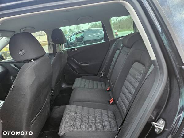 Volkswagen Passat 1.8 TSI Comfortline - 4