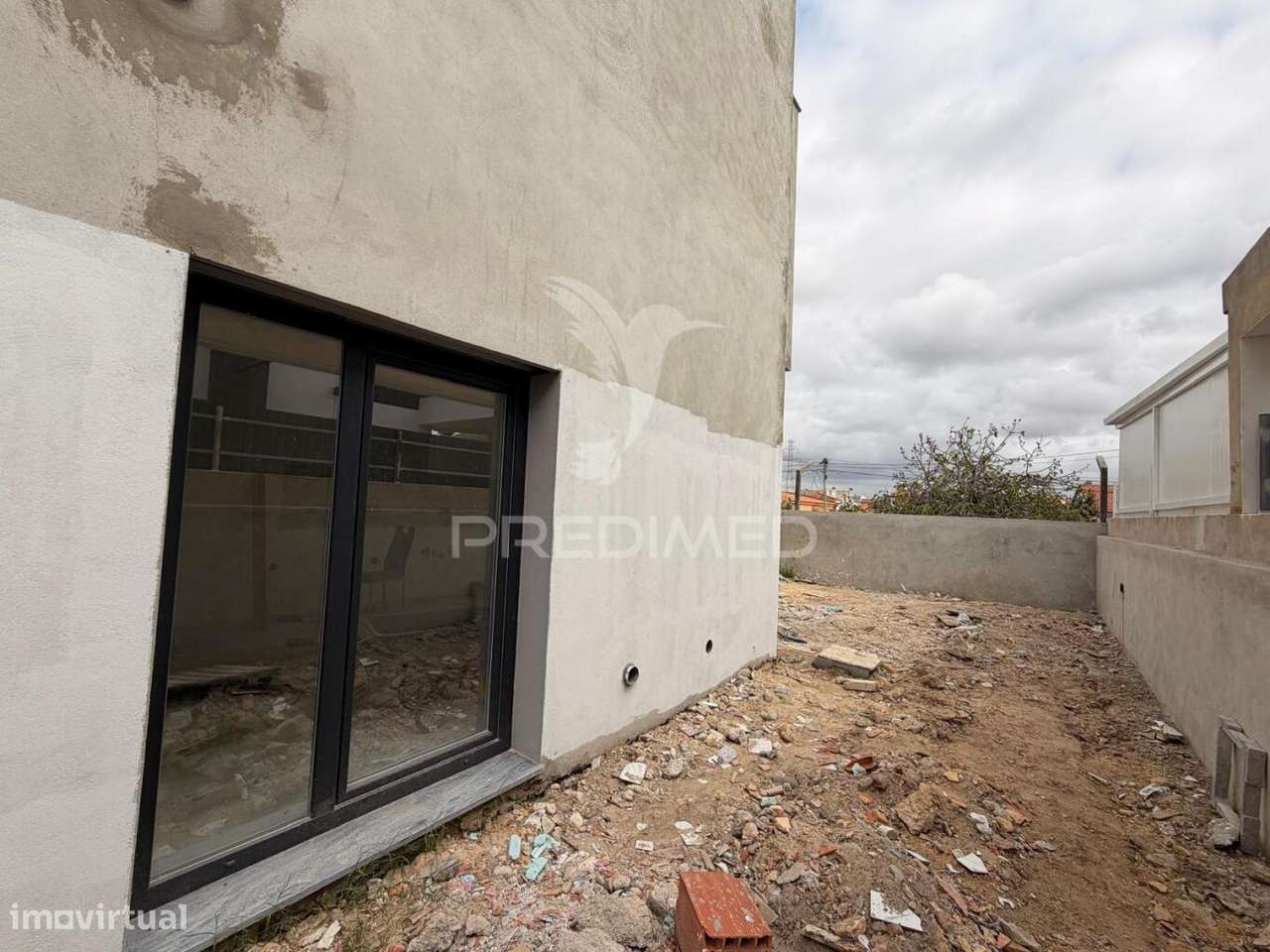 Moradia T4 geminada em Fernão Ferro - Grande imagem: 2/21