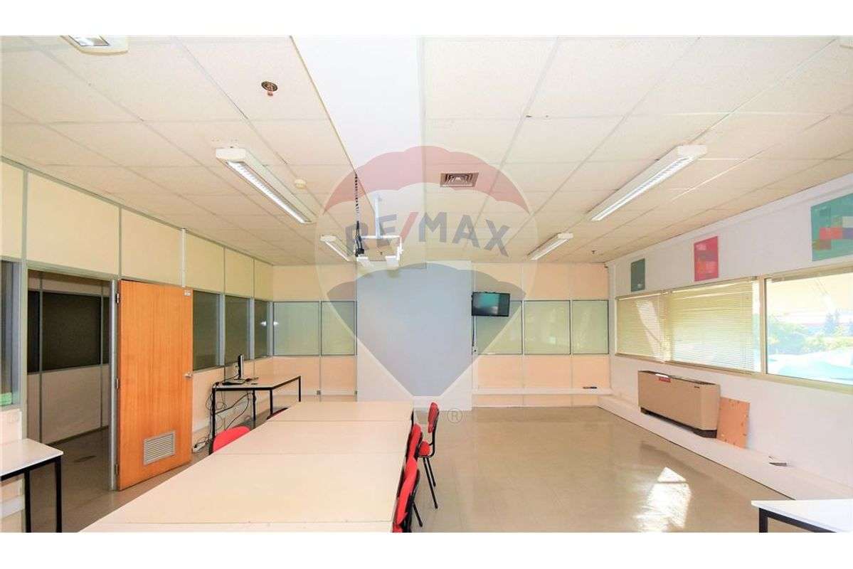 ESCRITÓRIO NO HPERMERCADO AUCHAN DA MAIA - Grande imagem: 4/13