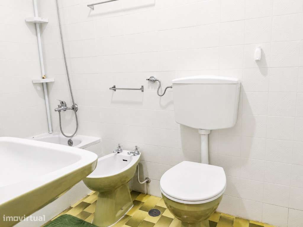 Apartamento T1 Renovado | Áreas Generosas | Paço de Arcos-3