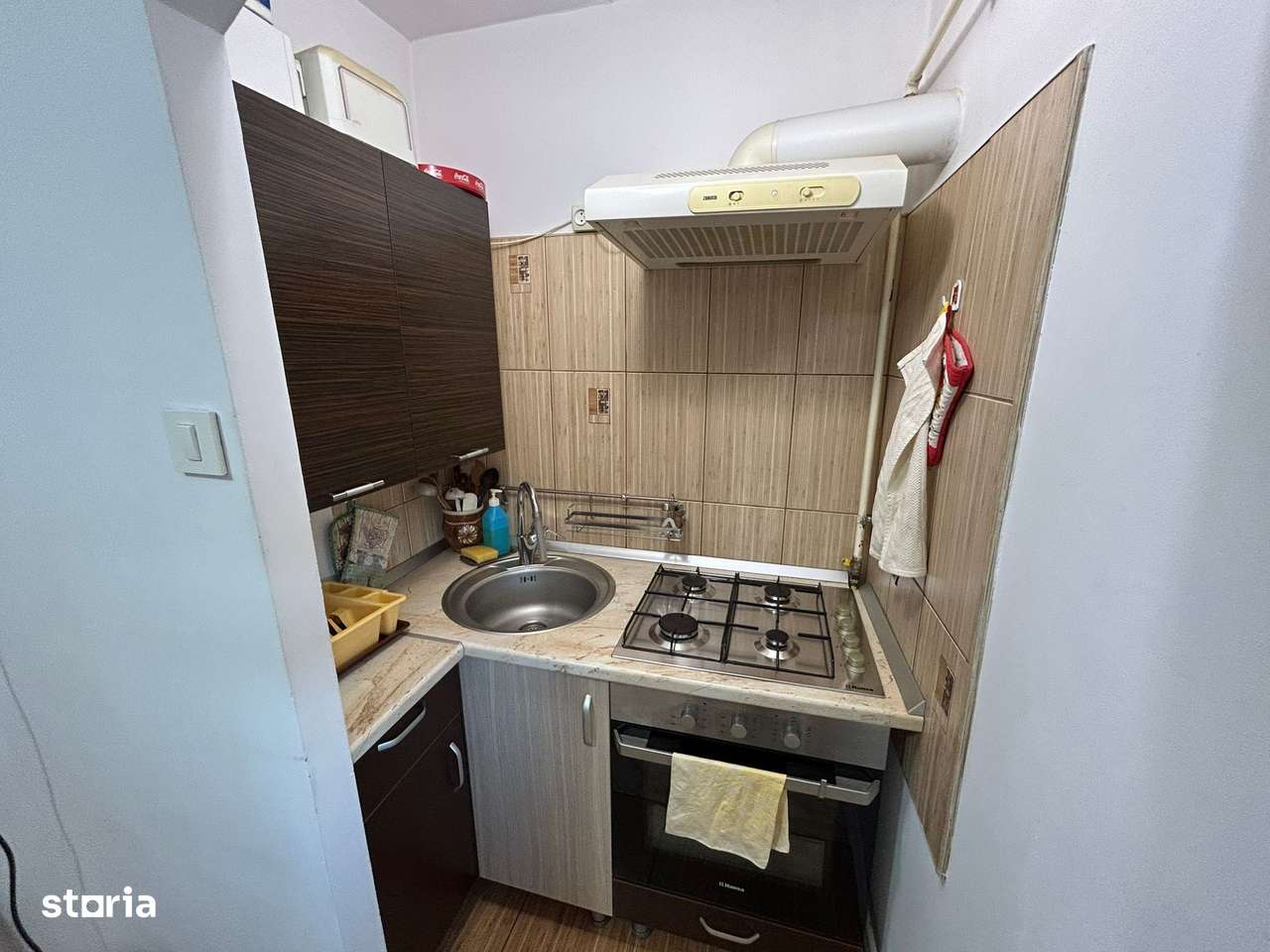 Apartament 3 camere, decomandat - zona Cetate-11