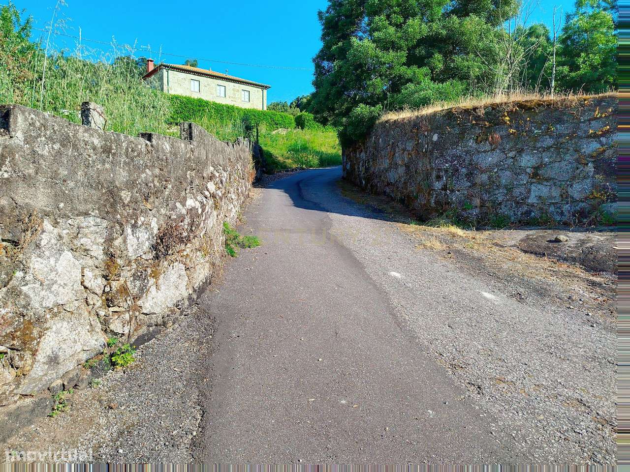 TERRENO DE CONSTRUÇÃO EM DEÃO - Grande imagem: 5/10