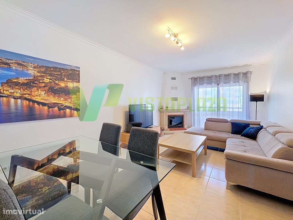 Apartamento T2 com duas casas de banho e espaço de garagem-5